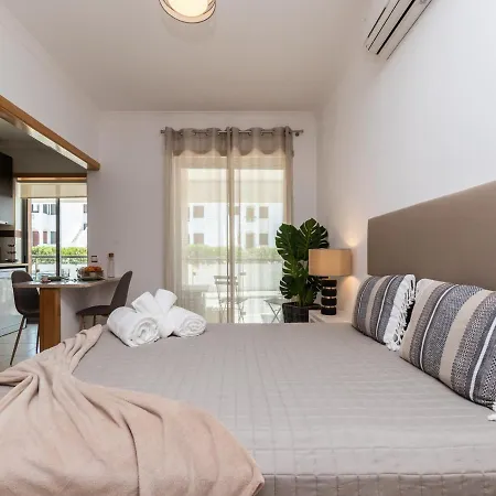 아파트 Akisol Olhos De Agua Lyrical